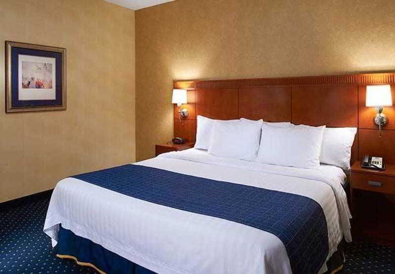 Hotel Courtyard By Marriott Chicago Waukegan / Gurnee Habitación foto