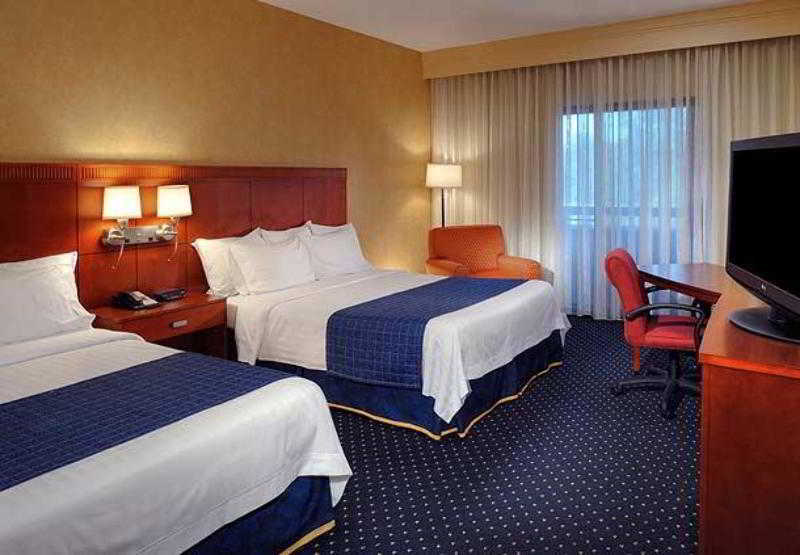 Hotel Courtyard By Marriott Chicago Waukegan / Gurnee Habitación foto
